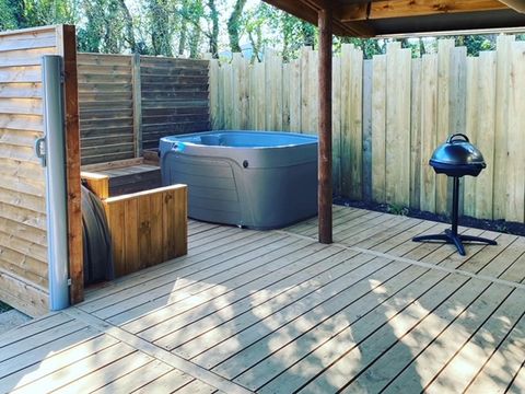 Tente en toile et en bois 5 personnes - Lodge Cotton Premium - 2 chambres + Spa privatif