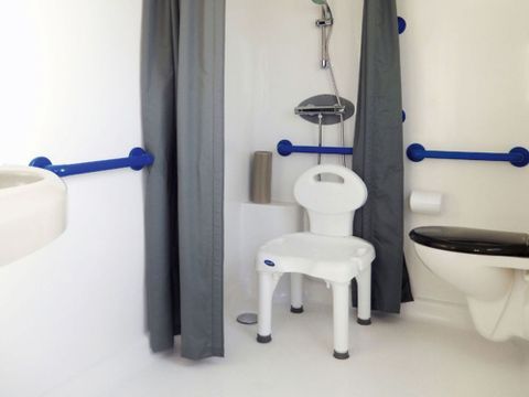 MOBILHOME 4 personnes - Confort 31m² - 2 chambres + terrasse semi-couverte PMR