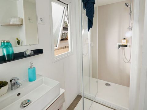 Mobilhome 8 personnes - Loisir+ - 3 chambres - 30m²