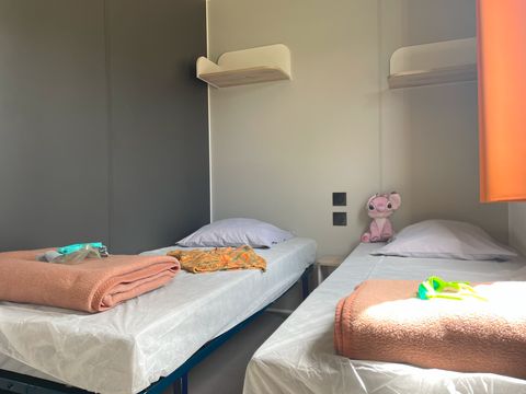 MOBILHOME 6 personnes - 2 chambres + terrasse au sol