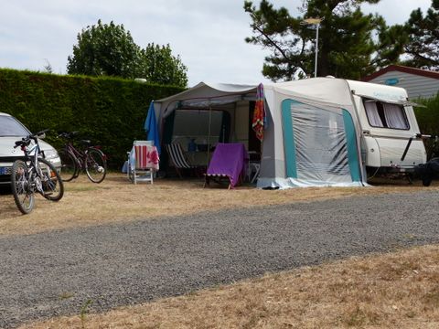 Emplacement - Forfait emplacement 2 personnes, eau, égout, électricité