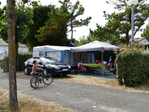 Emplacement - Forfait emplacement 2 personnes, eau, égout, électricité