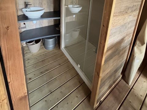 LODGE 5 personnes - Tente Ecolodge Premium 34m² - 2 chambres - terrasse couverte