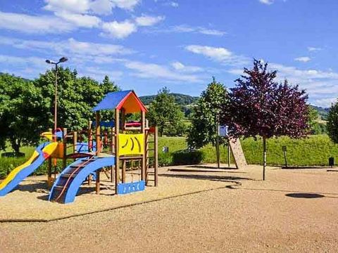 Flower Camping Lac de Saint-Point Lamartine - Camping Doubs - Image N°12