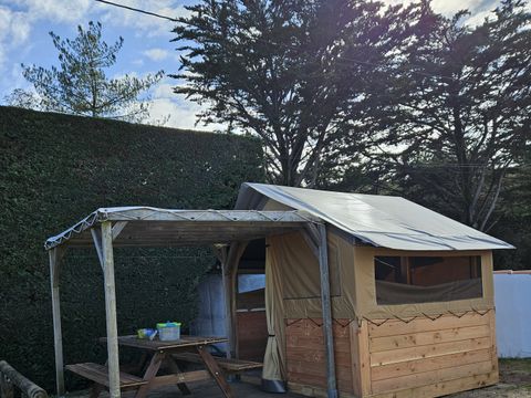 TENTE 2 personnes - Tente baroudeur rando cyclo (sans cuisine, sans sanitaires)