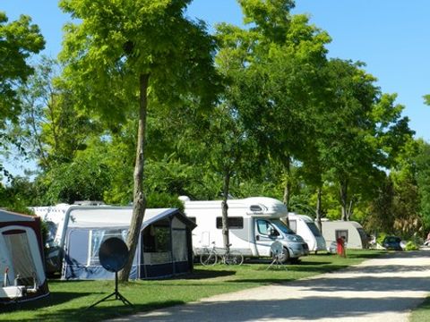 Camping De Courte Vallée - Camping Deux-Sèvres - Image N°3