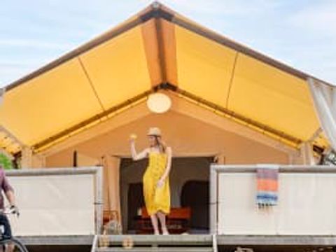 Tente en toile et en bois 4 personnes - Lodge 4p 2ch ***