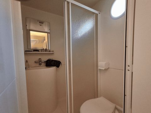 BUNGALOW TOILÉ 5 personnes - Tente Canada Premium (eau, wc lavabo, pas de douche)