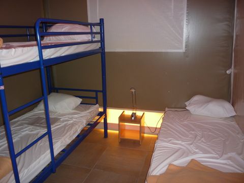 BUNGALOW TOILÉ 5 personnes - Tente Canada Premium (eau, wc lavabo, pas de douche)