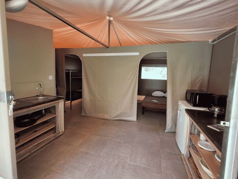BUNGALOW TOILÉ 5 personnes - Tente Canada Premium (eau, wc lavabo, pas de douche)