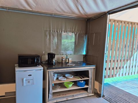 BUNGALOW TOILÉ 5 personnes - Tente Canada Premium (eau, wc lavabo, pas de douche)