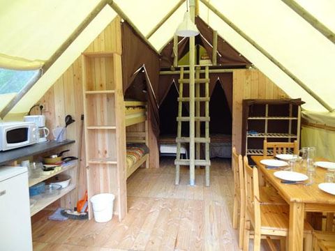 TENTE 7 personnes - LOCATION TENTE LODGE 24m² (3 chambres + mezzanine) 7 pers