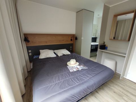 Mobilhome 4/6 personnes - 2 chambres - 2 salles de bain - PREMIUM - TV - CLIMATISATION - LAVE - VAISSELLE