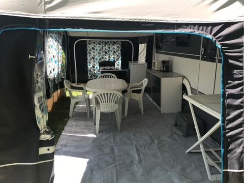 CARAVANE 4 personnes - PREMIUM CARAVANE 4 personnes - PREMIUM