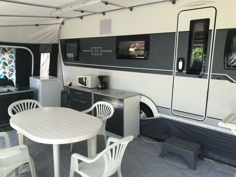 CARAVANE 4 personnes - PREMIUM CARAVANE 4 personnes - PREMIUM