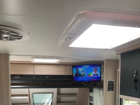 CARAVANE 4 personnes - PREMIUM CARAVANE 4 personnes - PREMIUM