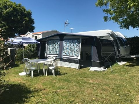 CARAVANE 4 personnes - PREMIUM CARAVANE 4 personnes - PREMIUM