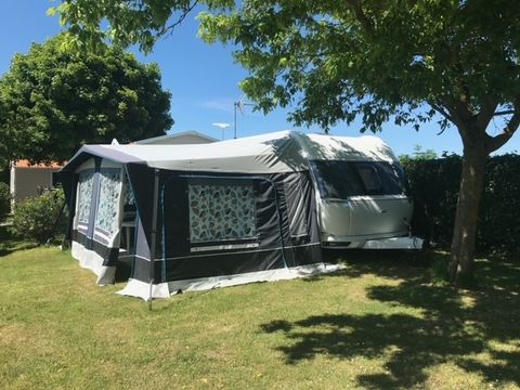 CARAVANE 4 personnes - PREMIUM CARAVANE 4 personnes - PREMIUM