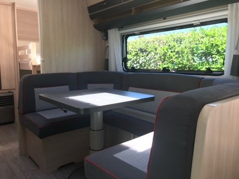 CARAVANE 4 personnes - PREMIUM CARAVANE 4 personnes - PREMIUM