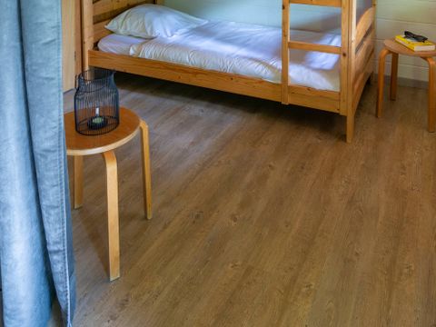 CHALET 4 personnes - Chalet Noisetier - 1 chambre - personnes supplémentaires possible en supplément, contacter le camping