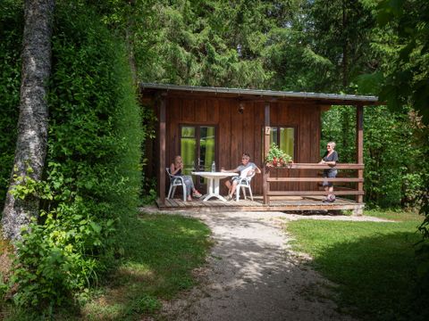 CHALET 4 personnes - Chalet Noisetier - 1 chambre - personnes supplémentaires possible en supplément, contacter le camping