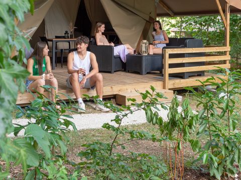 Tente en toile et en bois 4 personnes - WOOD LODGE - Personnes supplémentaires possible en supplément - Contacter le camping