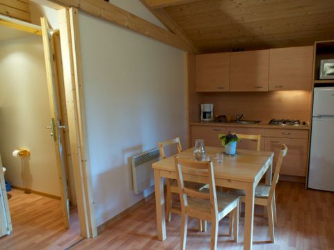 Chalet 4 personnes - Sapin - 2 chambres - Personnes supplémentaires possible en supplément - Contacter le camping