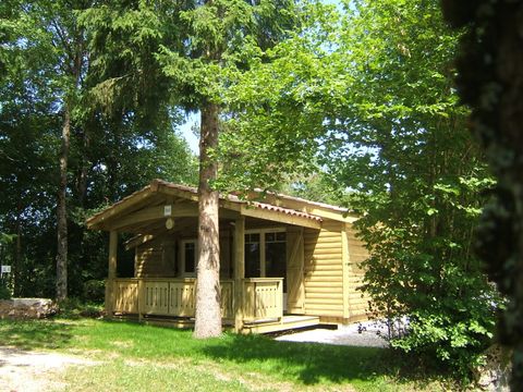 Chalet 4 personnes - Sapin - 2 chambres - Personnes supplémentaires possible en supplément - Contacter le camping