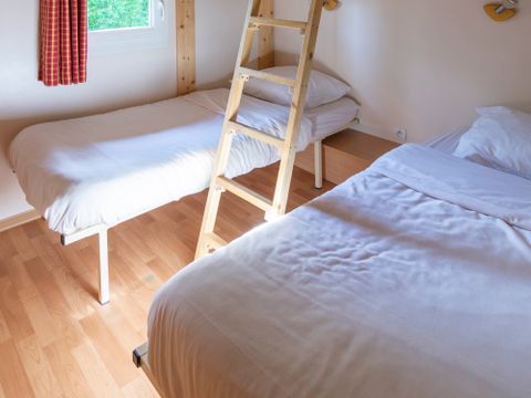 CHALET 4 personnes - Chalet Sapin - 2 chambres - personnes supplémentaires possible en supplément, contacter le camping