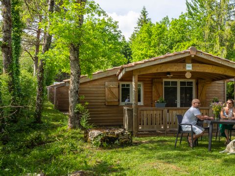 Chalet 4 personnes - Sapin - 2 chambres - Personnes supplémentaires possible en supplément - Contacter le camping