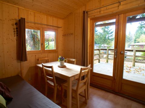 CHALET 4 personnes - Chalet Epicéa - 2 chambres - personnes supplémentaires possible en supplément, contacter le camping