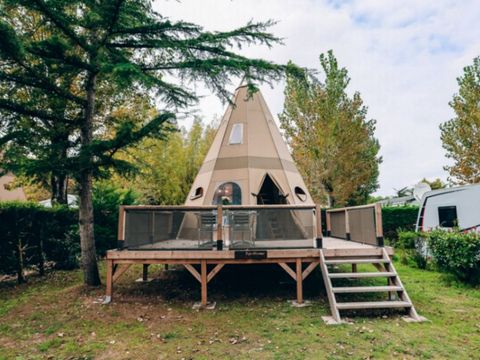 HÉBERGEMENT INSOLITE 4 personnes - TIPI 4 PERS- 2 chambres