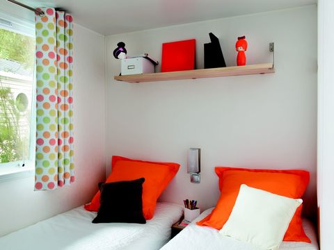 MOBILHOME 4 personnes - SMALL - 2 CHAMBRES - 2/4 PERSONNES
