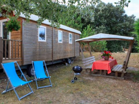 Hébergement 4 personnes - ROULOTTE - 2 CHAMBRES - 2/4 PERSONNES