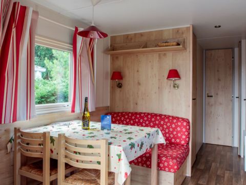 Hébergement 4 personnes - ROULOTTE - 2 CHAMBRES - 2/4 PERSONNES