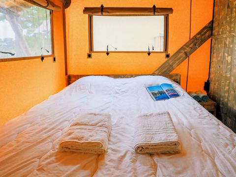 Tente en toile et en bois 8 personnes - SAFARI LODGE 7/8 personnes