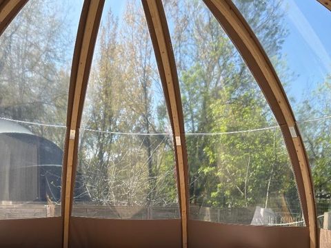 HÉBERGEMENT INSOLITE 8 personnes - Bulle transparente - Sans sanitaires
