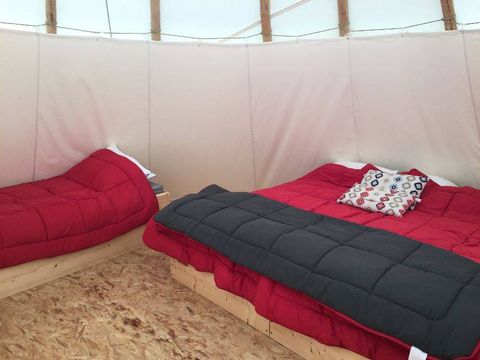 HÉBERGEMENT INSOLITE 8 personnes - Tipis - Sans sanitaires