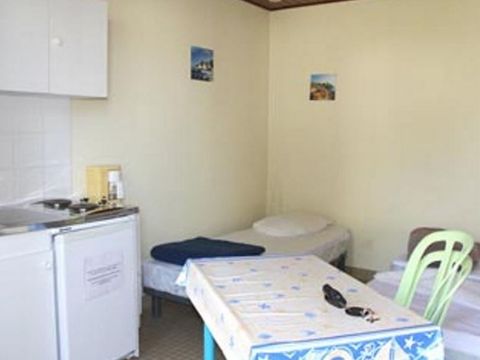 STUDIO 3 personnes - Mimosa (sans sanitaires)