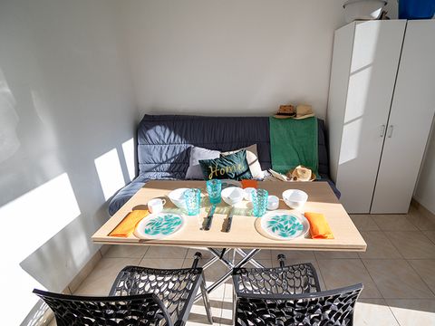 STUDIO 2 personnes - Studio Mimosa - 10 m² sans sanitaires