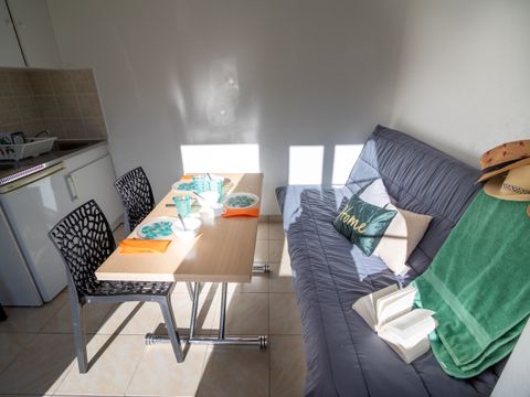 STUDIO 2 personnes - Studio Mimosa - 10 m² sans sanitaires arrivées du mercredi