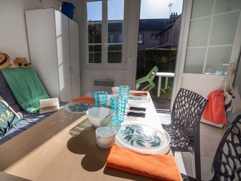 STUDIO 2 personnes - Studio Mimosa - 10 m² sans sanitaires arrivées du mercredi