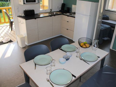 MOBILHOME 4 personnes - Supérieur - 2 chambres + 2 sdb - arrivées du mercredi