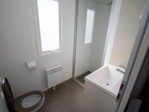 MOBILHOME 4 personnes - Supérieur - 2 chambres + 2 sdb - arrivées du mercredi