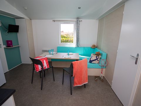 MOBILHOME 4 personnes - Supérieur - 2 chambres + 2 sdb - arrivées du mercredi
