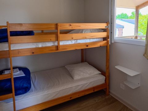 CHALET 4 personnes - Chalet 28m² (2 chambres) avec terrasse couverte 4 pers