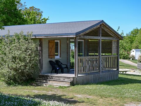 CHALET 6 personnes - Chalet 35m² (3 chambres) avec terrasse couverte 6 pers