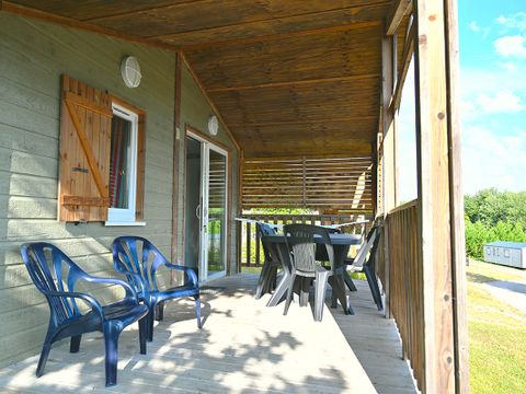 CHALET 6 personnes - Chalet 35m² (3 chambres) avec terrasse couverte 6 pers
