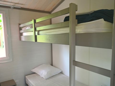 CHALET 6 personnes - Chalet 35m² (3 chambres) avec terrasse couverte 6 pers