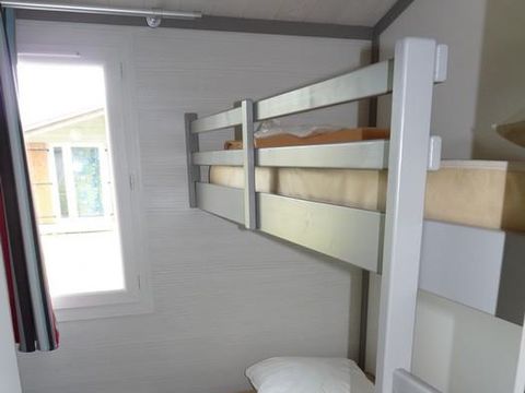 CHALET 6 personnes - Chalet 35m² (3 chambres) avec terrasse couverte 6 pers